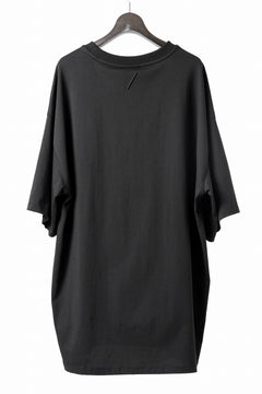 画像をギャラリービューアに読み込む, thom/krom OVERSIZED BACK SLASH EMBROIDERY SHORT SLEEVE TEE / COTTON JERSEY (BLACK)