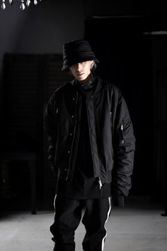 Load image into Gallery viewer, thom/krom FLIGHT BOMBER JACKET / WARM PADDED (BLACK)