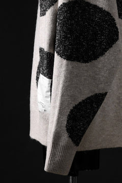 画像をギャラリービューアに読み込む, A.F ARTEFACT POLKA PATTERN KNIT TOPS (BEIGE x GREY)