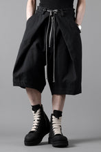 画像をギャラリービューアに読み込む, A.F ARTEFACT ZIP FOLDING TUCK SHORTS / COTTON-LINEN TWILL (BLACK)