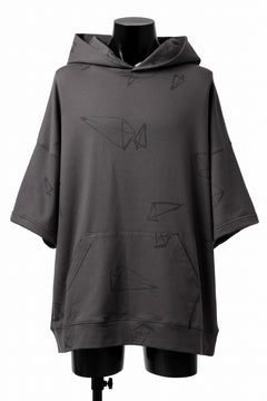 画像をギャラリービューアに読み込む, A.F ARTEFACT PYRA PATTERN PRINT SWEAT HOODIE SHORT SLEEVE (GREY)
