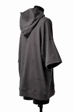 画像をギャラリービューアに読み込む, A.F ARTEFACT PYRA PATTERN PRINT SWEAT HOODIE SHORT SLEEVE (GREY)
