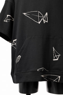 画像をギャラリービューアに読み込む, A.F ARTEFACT PYRA PATTERN PRINT SWEAT HOODIE SHORT SLEEVE (BLACK)