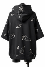 画像をギャラリービューアに読み込む, A.F ARTEFACT PYRA PATTERN PRINT SWEAT HOODIE SHORT SLEEVE (BLACK)