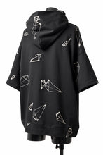 画像をギャラリービューアに読み込む, A.F ARTEFACT PYRA PATTERN PRINT SWEAT HOODIE SHORT SLEEVE (BLACK)