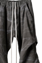 画像をギャラリービューアに読み込む, A.F ARTEFACT TUCK VOLUME BAGGY PANTS / VINTAGE DYED (KHAKI)