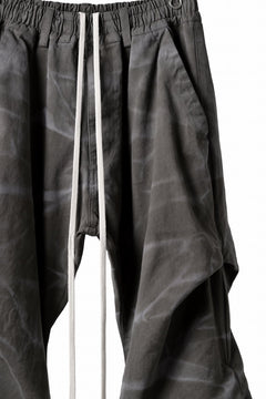 画像をギャラリービューアに読み込む, A.F ARTEFACT TUCK VOLUME BAGGY PANTS / VINTAGE DYED (KHAKI)