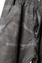 画像をギャラリービューアに読み込む, A.F ARTEFACT TUCK VOLUME BAGGY PANTS / VINTAGE DYED (KHAKI)