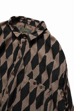 画像をギャラリービューアに読み込む, Aleksandr Manamis exclusive HARLEQUIN SHORT COLLAR REGULAR SHIRT (HARLEQUIN)