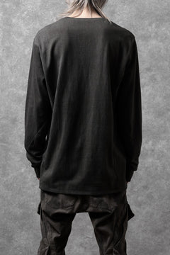 Load image into Gallery viewer, black crow x LOOM exclusive long sleeve tops / sumi dyed arthur cotton jersey (carbon)