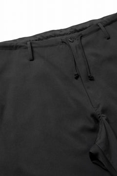 画像をギャラリービューアに読み込む, Y's for men CLASSIC STRING PANTS WITH 3-STITCH / WRINKLED GABARDINE (BLACK)