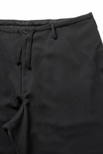 画像をギャラリービューアに読み込む, Y's for men CLASSIC STRING PANTS WITH 3-STITCH / WRINKLED GABARDINE (BLACK)