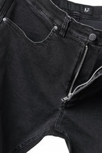 画像をギャラリービューアに読み込む, A.F ARTEFACT RELAXED SKINNY DENIM PANTS (BLACK)