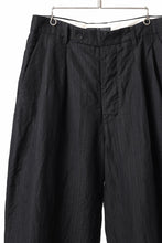 画像をギャラリービューアに読み込む, KLASICA GOSSE - Hb TUCKED x2 TROUSERS / HIGH DENSITY HERRING BONE (DARK NIGHT)