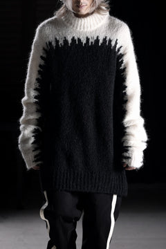Load image into Gallery viewer, thom/krom MOCK NECK KNIT PULLOVER / ALPACA WOOL (WHITE x BLACK)