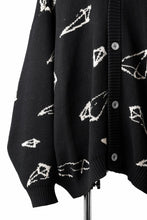 画像をギャラリービューアに読み込む, A.F ARTEFACT PYRA PATTERN COTTON KNIT CARDIGAN (BLACK x IVORY)