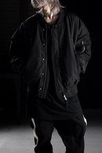 Load image into Gallery viewer, thom/krom FLIGHT BOMBER JACKET / WARM PADDED (BLACK)