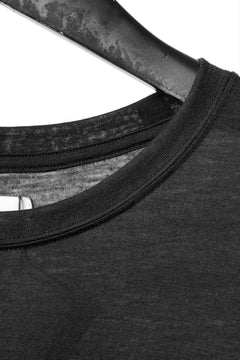Load image into Gallery viewer, CAPERTICA OVERSIZED S/S TEE / SUPER 120s WASHABLE WOOL JERSEY (DARKNESS)