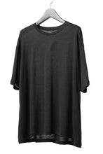 Load image into Gallery viewer, CAPERTICA OVERSIZED S/S TEE / SUPER 120s WASHABLE WOOL JERSEY (DARKNESS)
