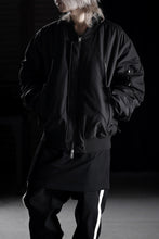 Load image into Gallery viewer, thom/krom FLIGHT BOMBER JACKET / WARM PADDED (BLACK)