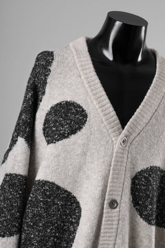 画像をギャラリービューアに読み込む, A.F ARTEFACT POLKA PATTERN BLEND KNIT CARDIGAN (BEIGE x GREY)