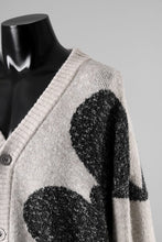 画像をギャラリービューアに読み込む, A.F ARTEFACT POLKA PATTERN BLEND KNIT CARDIGAN (BEIGE x GREY)