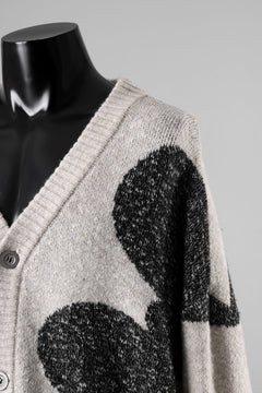 画像をギャラリービューアに読み込む, A.F ARTEFACT POLKA PATTERN BLEND KNIT CARDIGAN (BEIGE x GREY)
