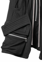 画像をギャラリービューアに読み込む, A.F ARTEFACT BELTED FLAP ZIP CARGO SARROUEL SHORTS / COTTON FLEECE (BLACK)