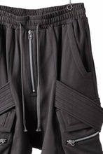画像をギャラリービューアに読み込む, A.F ARTEFACT BELTED FLAP ZIP CARGO SARROUEL SHORTS / COTTON FLEECE (D.GREY)