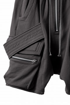 画像をギャラリービューアに読み込む, A.F ARTEFACT BELTED FLAP ZIP CARGO SARROUEL SHORTS / COTTON FLEECE (D.GREY)