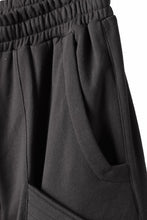 画像をギャラリービューアに読み込む, A.F ARTEFACT BELTED FLAP ZIP CARGO SARROUEL SHORTS / COTTON FLEECE (D.GREY)