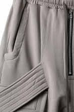 画像をギャラリービューアに読み込む, A.F ARTEFACT BELTED FLAP ZIP CARGO SARROUEL SHORTS / COTTON FLEECE (GREY)