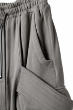 画像をギャラリービューアに読み込む, A.F ARTEFACT BELTED FLAP ZIP CARGO SARROUEL SHORTS / COTTON FLEECE (GREY)