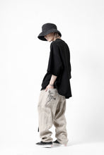 画像をギャラリービューアに読み込む, YUTA MATSUOKA wide taperd pants / no.8 linen canvas (ecru)
