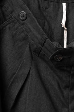 Load image into Gallery viewer, sus-sous cinematic trousers / 1/4 linen seating (BLACK)