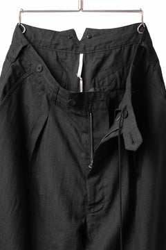 Load image into Gallery viewer, sus-sous cinematic trousers / 1/4 linen seating (BLACK)