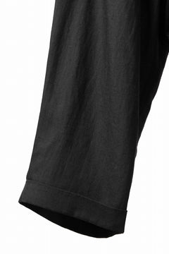 Load image into Gallery viewer, sus-sous cinematic trousers / 1/4 linen seating (BLACK)