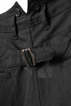 Load image into Gallery viewer, sus-sous cinematic trousers / 1/4 linen seating (BLACK)