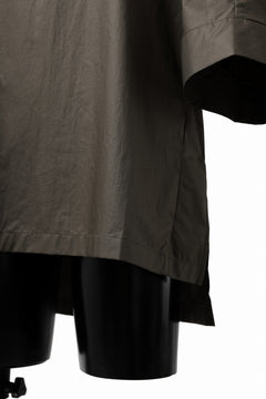 Load image into Gallery viewer, sus-sous atelier T / Lance 80/- cotton typewriter (OLIVE GREEN)