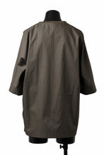 Load image into Gallery viewer, sus-sous atelier T / Lance 80/- cotton typewriter (OLIVE GREEN)