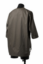 Load image into Gallery viewer, sus-sous atelier T / Lance 80/- cotton typewriter (OLIVE GREEN)