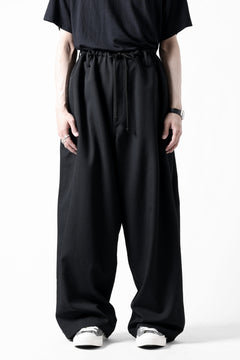 画像をギャラリービューアに読み込む, Y's for men CLASSIC STRING PANTS WITH 3-STITCH / WRINKLED GABARDINE (BLACK)