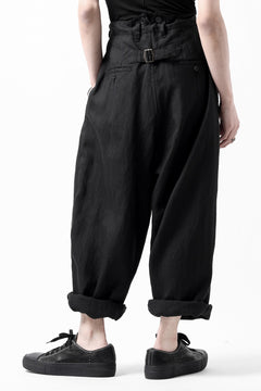 Load image into Gallery viewer, sus-sous cinematic trousers / 1/4 linen seating (BLACK)