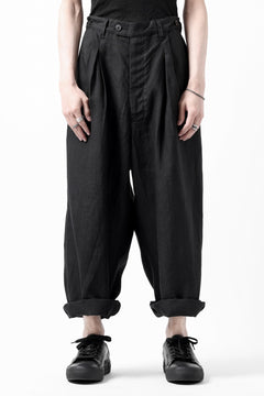 Load image into Gallery viewer, sus-sous cinematic trousers / 1/4 linen seating (BLACK)