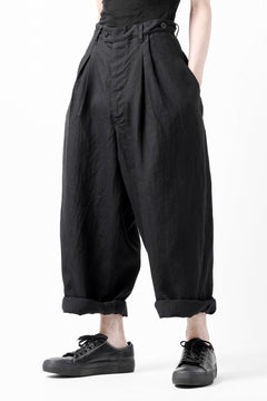 Load image into Gallery viewer, sus-sous cinematic trousers / 1/4 linen seating (BLACK)
