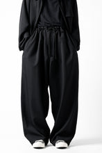 画像をギャラリービューアに読み込む, Y's for men CLASSIC STRING PANTS WITH 3-STITCH / WRINKLED GABARDINE (BLACK)