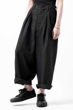 Load image into Gallery viewer, sus-sous cinematic trousers / 1/4 linen seating (BLACK)