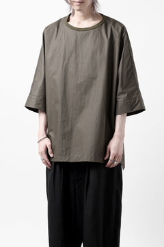 Load image into Gallery viewer, sus-sous atelier T / Lance 80/- cotton typewriter (OLIVE GREEN)