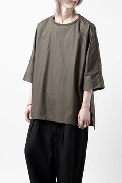 Load image into Gallery viewer, sus-sous atelier T / Lance 80/- cotton typewriter (OLIVE GREEN)