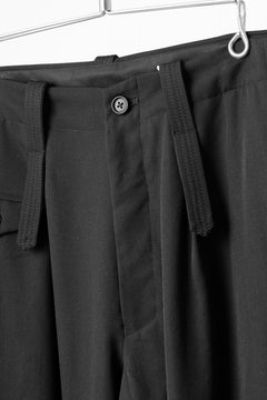 画像をギャラリービューアに読み込む, Y's for men WITH DECORATIVE CLOTH TAPERED PANTS / WRINKLE WOOL GABARDINE (BLACK)